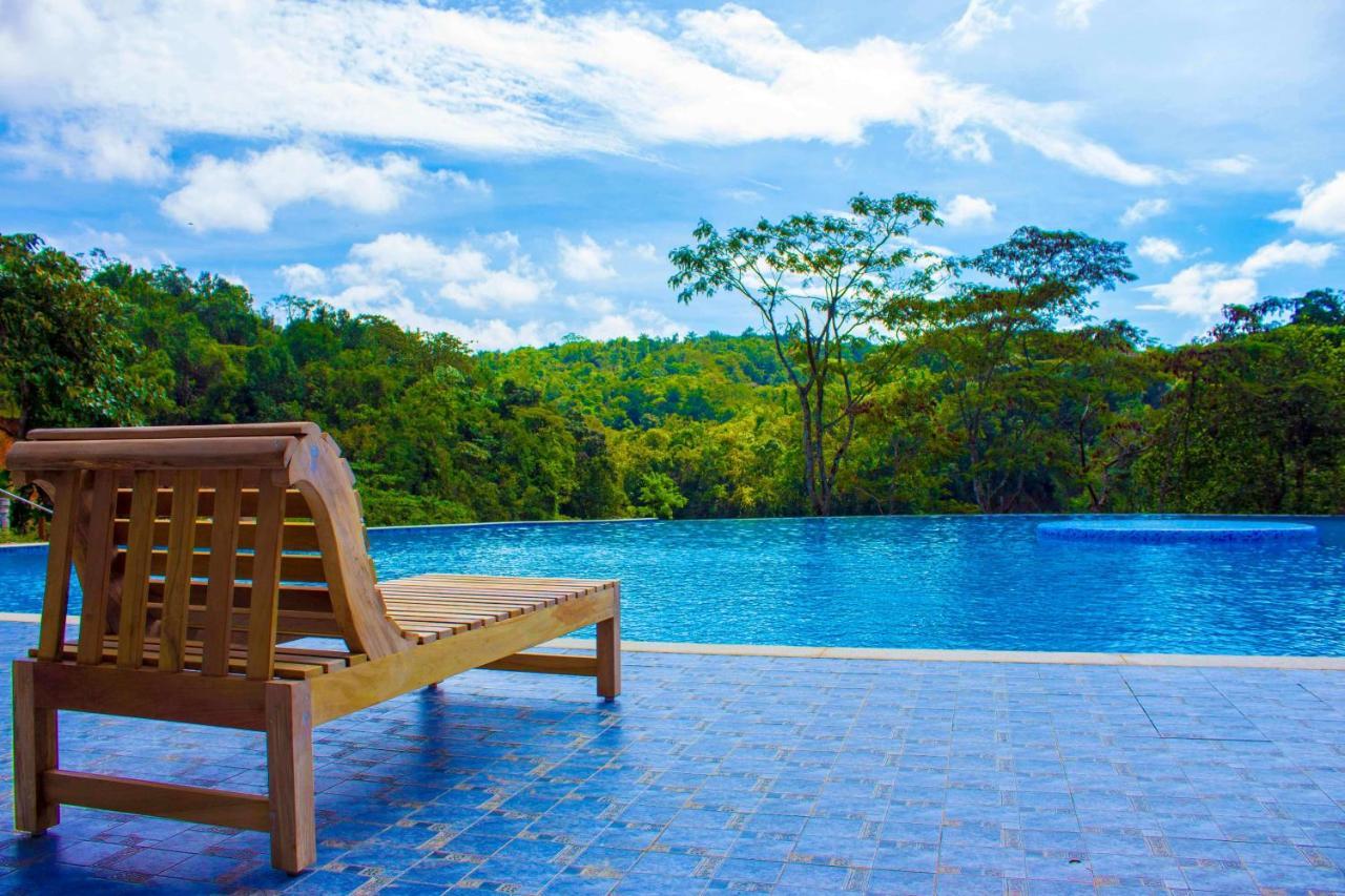 Mookanana Jungle Resort And Spa Hassan Buitenkant foto